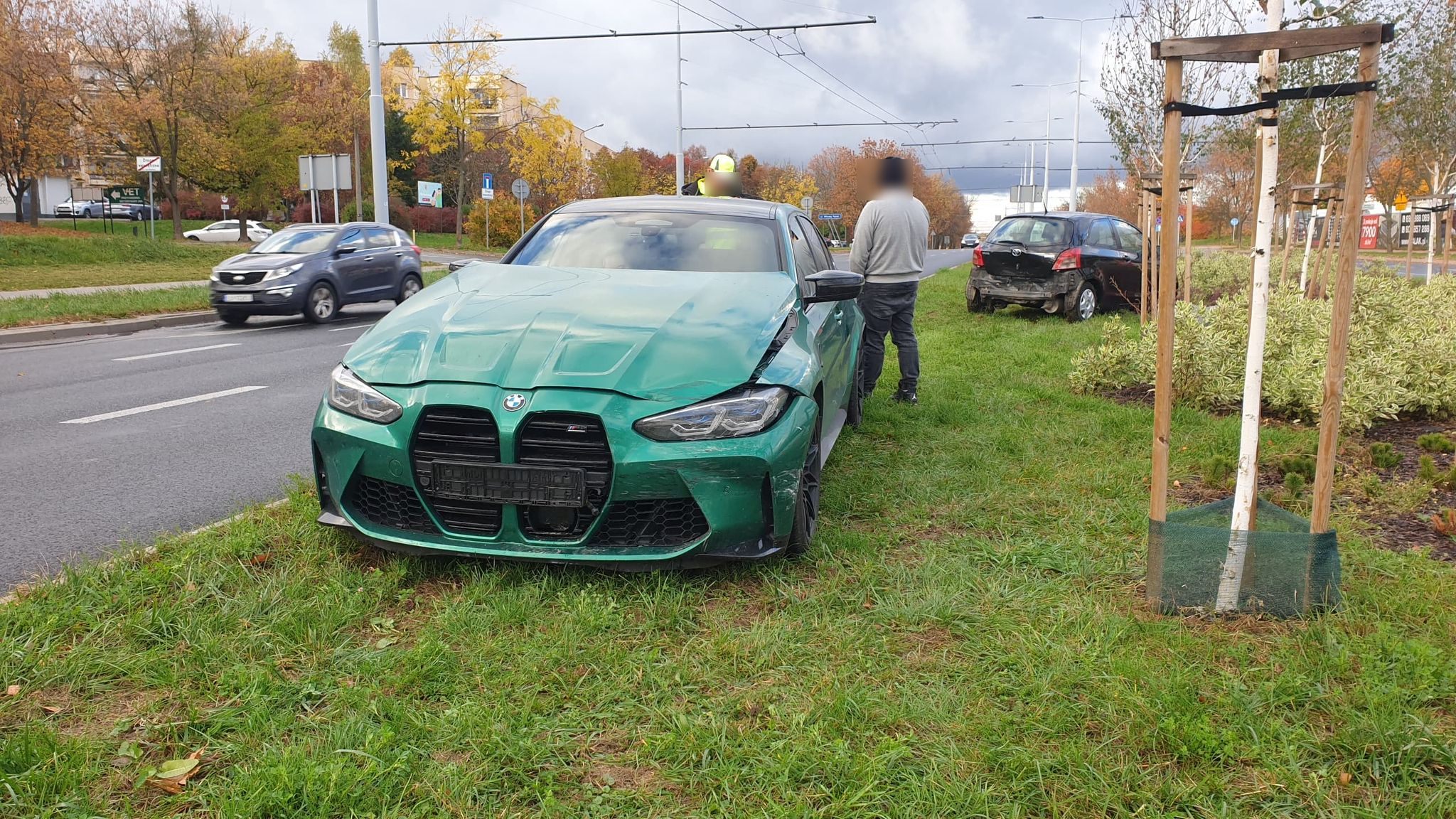 BMW zderzyło się z toyotą. Trwa ustalanie, kto doprowadził do kolizji (zdjęcia)