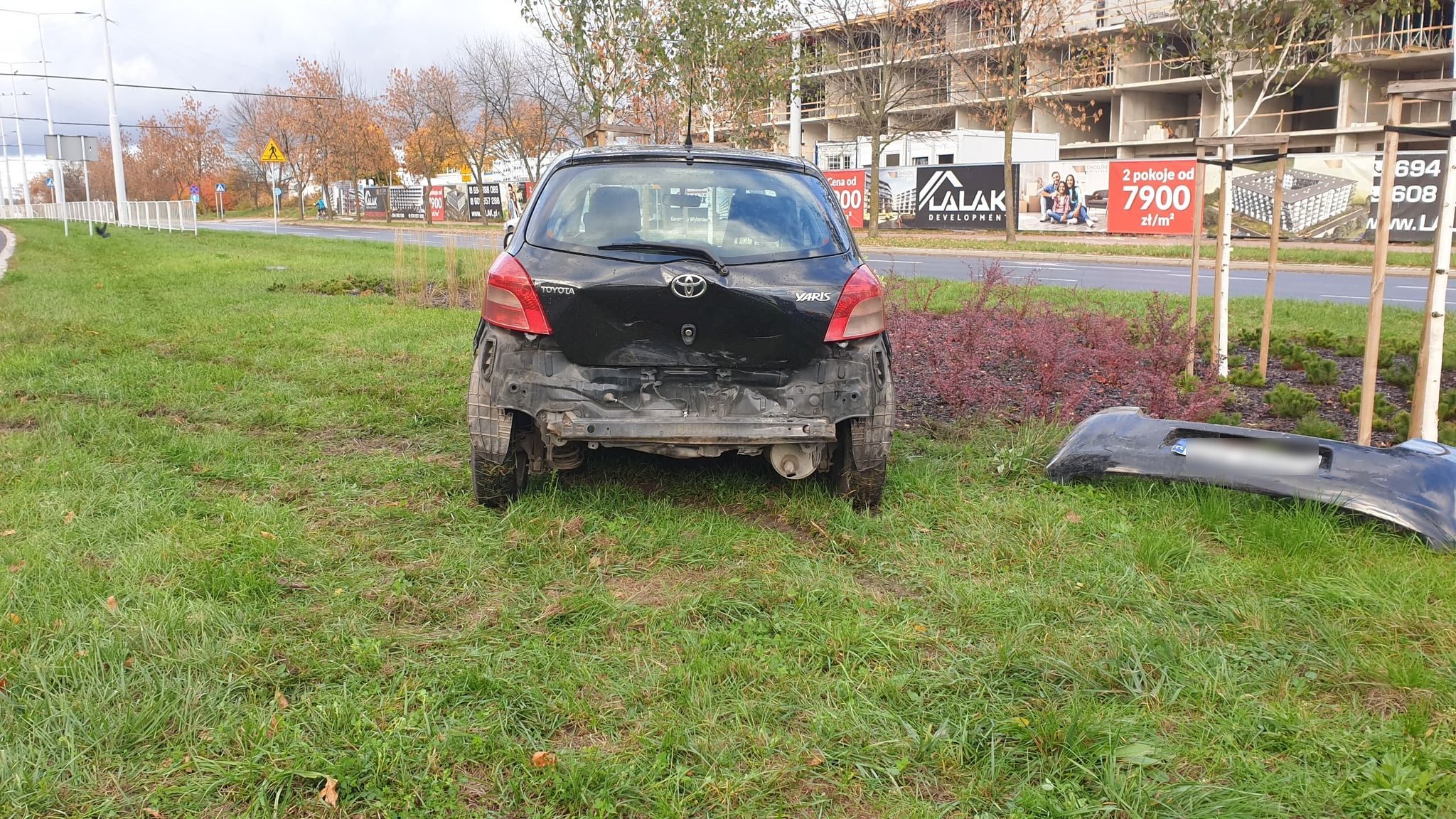 BMW zderzyło się z toyotą. Trwa ustalanie, kto doprowadził do kolizji (zdjęcia)