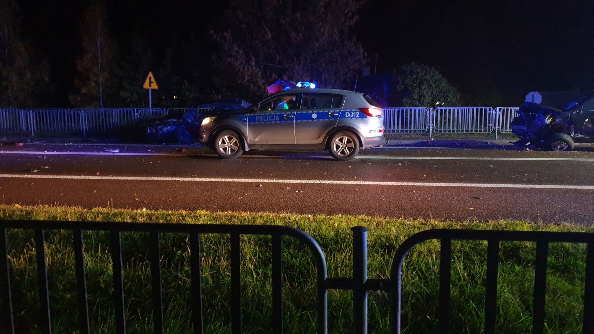 Wypadek na trasie Lublin – Zamość. Trwa akcja ratunkowa po zderzeniu dwóch aut osobowych i ciężarówki (zdjęcia, wideo)