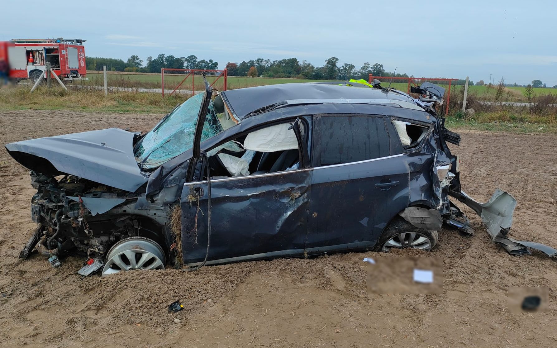 Tragiczny wypadek w regionie. Nie żyje kierowca forda (wideo, zdjęcia)
