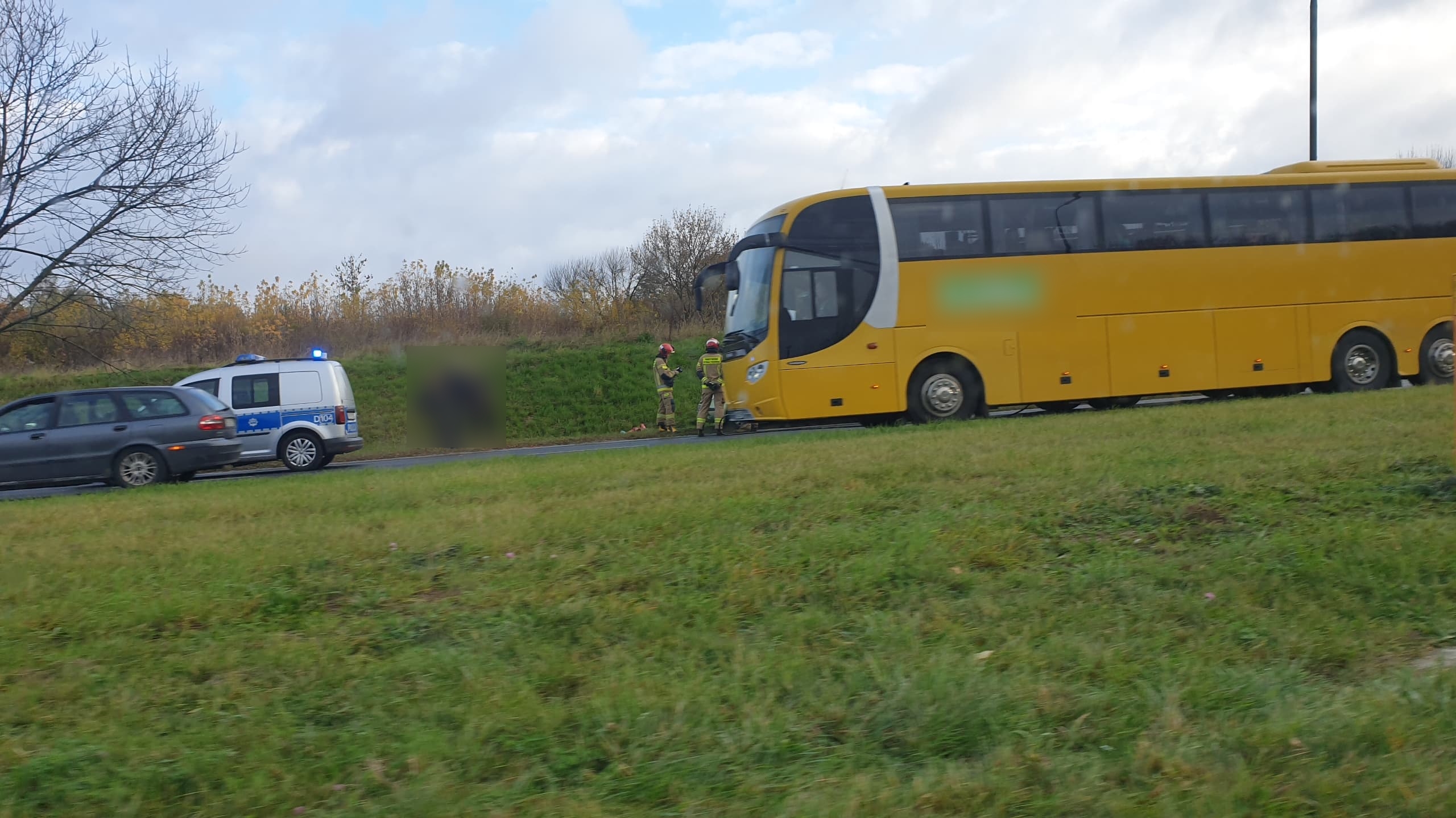 Dzięki pomocy świadków udało się stłumić ogień w citroenie (zdjęcia)