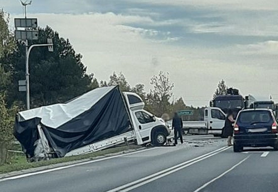 Kolejny wypadek na obwodnicy Lubartowa. Trwają działania służb ratunkowych (zdjęcia)