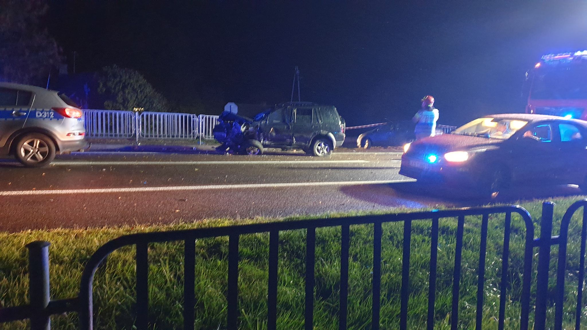 Wypadek na trasie Lublin – Zamość. Trwa akcja ratunkowa po zderzeniu dwóch aut osobowych i ciężarówki (zdjęcia, wideo)