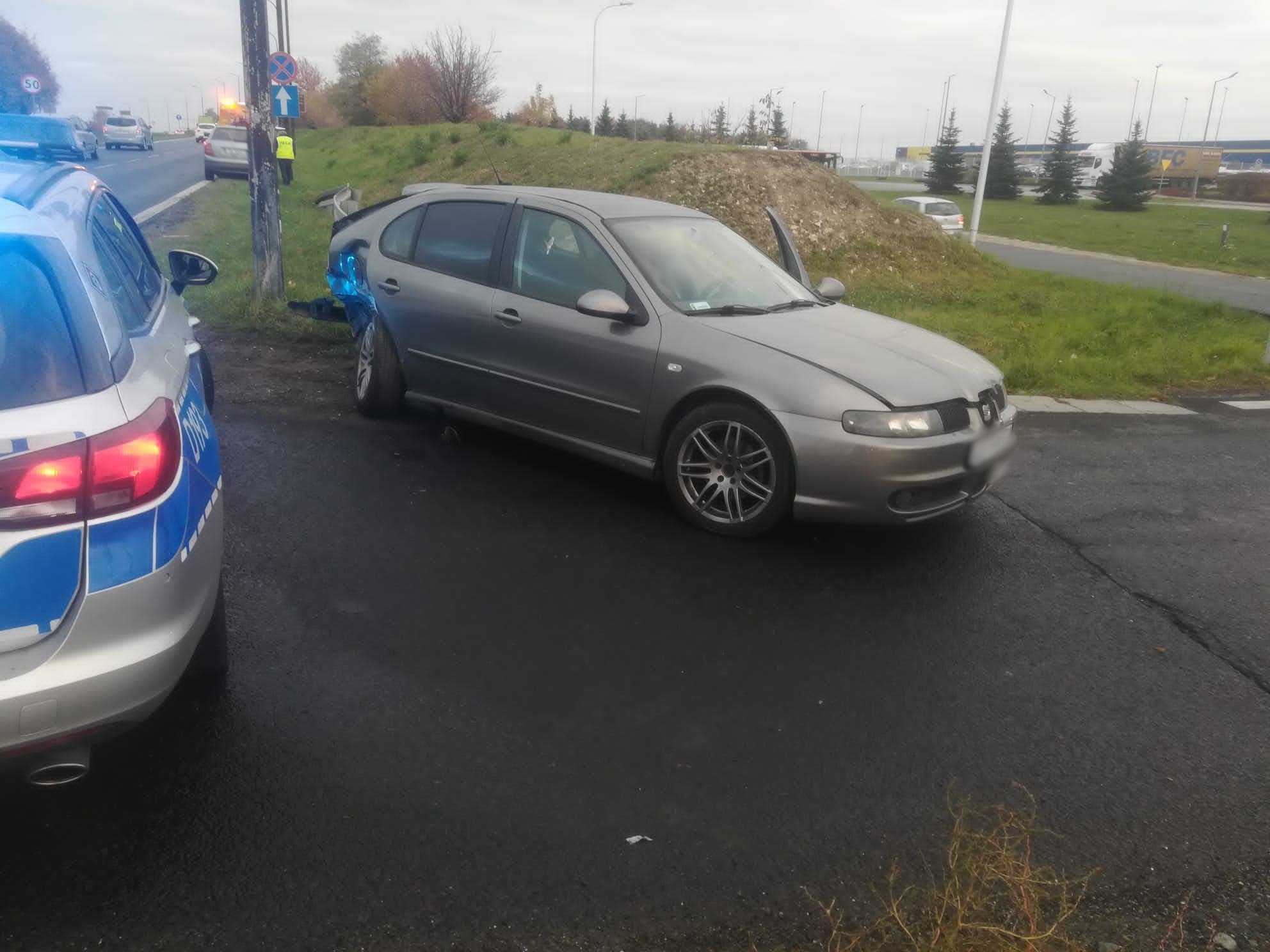 Jeden skręcał, drugi nie wyhamował. Poranna kolizja na al. Witosa (zdjęcia)