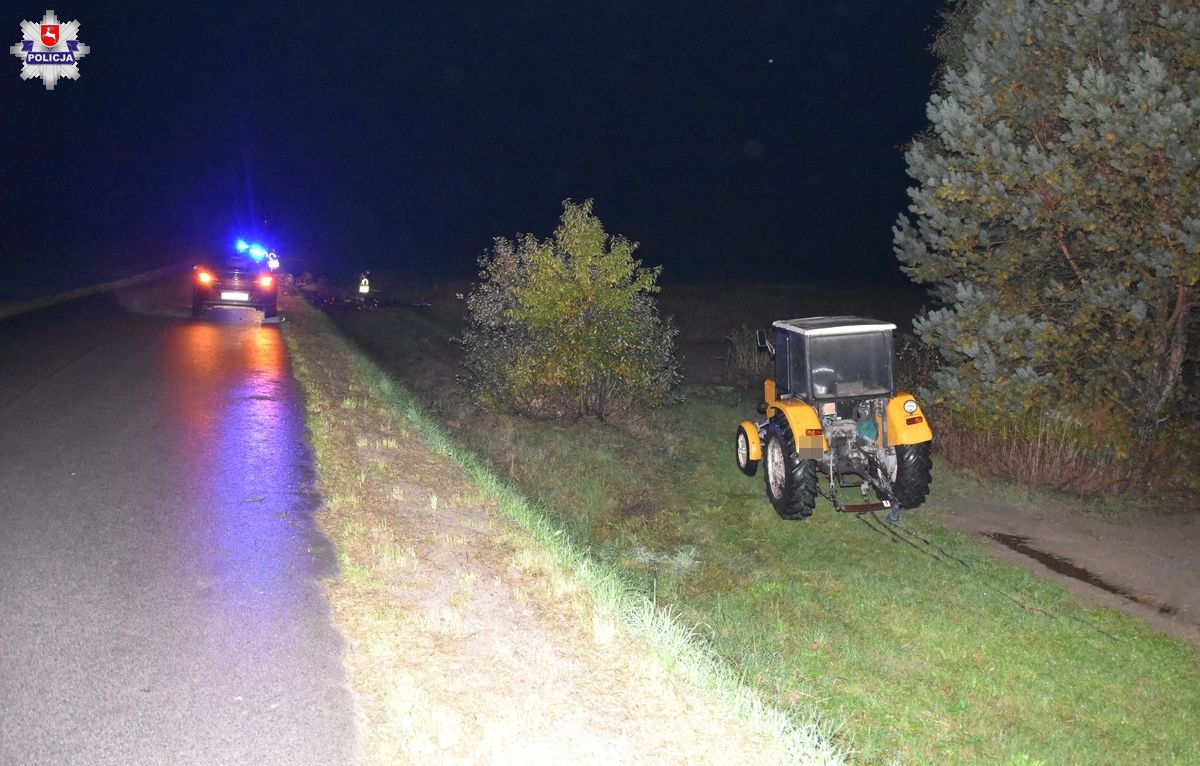 Nie żyje mężczyzna przygnieciony przez drzewo. Kierujący ciągnikiem był pijany (zdjęcia)