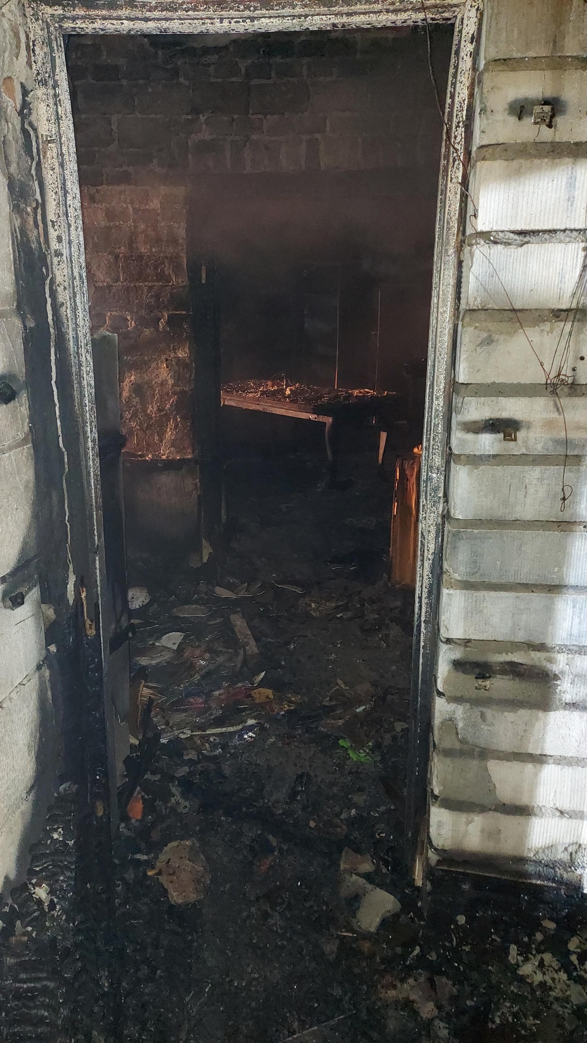 Dom sołtysa stanął w płomieniach. Jedna osoba została poparzona (zdjęcia)