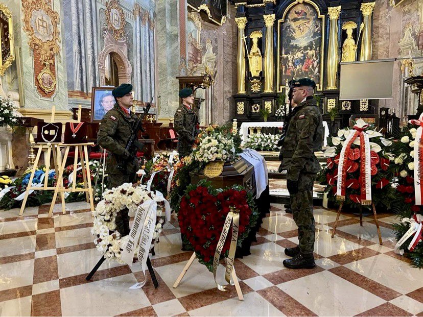 Uroczystości pogrzebowe Tomasza Wójtowicza. Ulicami przeszedł kondukt żałobny (zdjęcia)