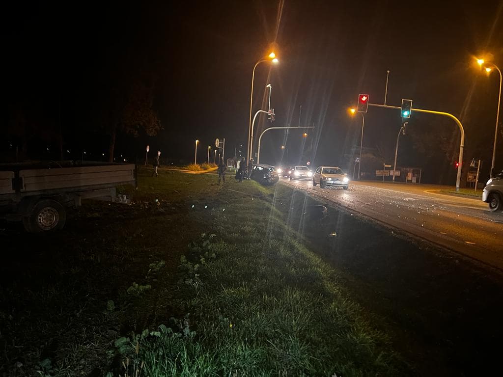 Zderzenie dwóch aut na trasie Lublin – Lubartów. Jedna osoba jest poszkodowana (zdjęcia)