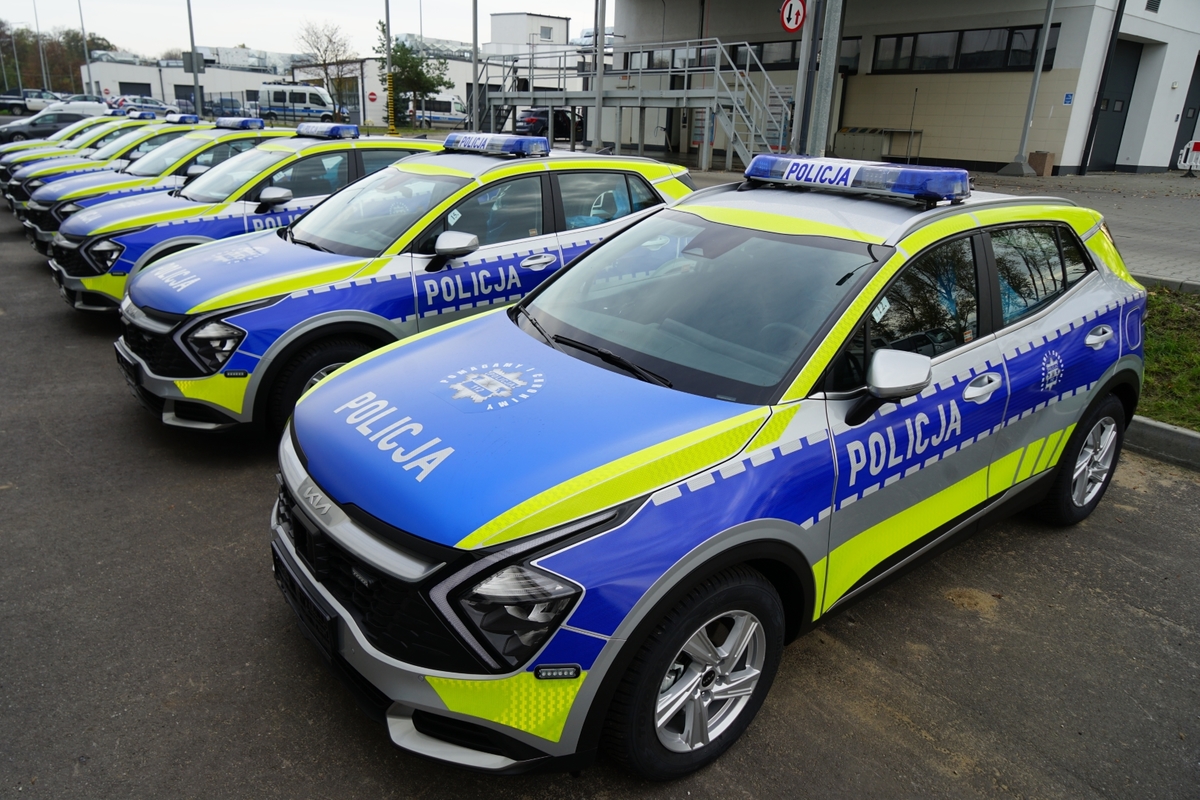 Kilkadziesiąt nowych pojazdów trafi do policjantów w całym kraju (zdjęcia)