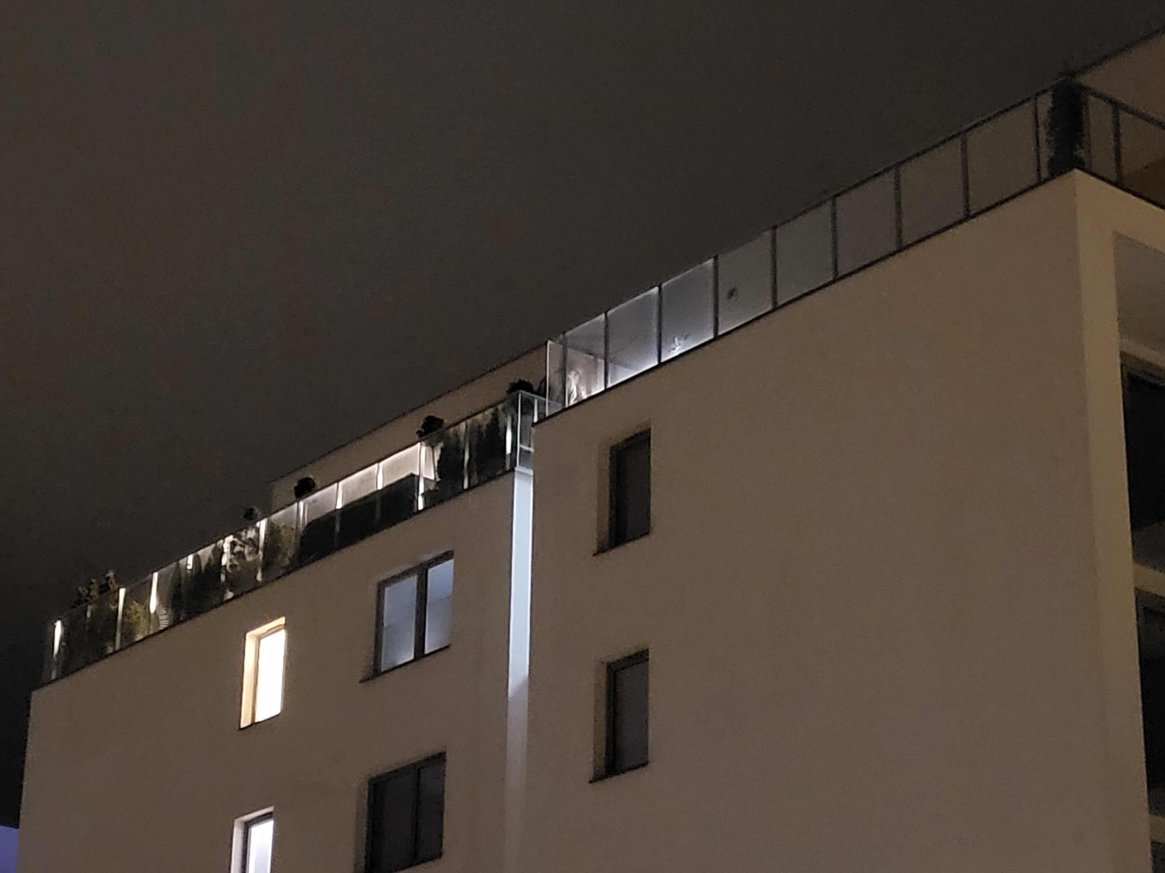 Pożar na balkonie w Lublinie. Wieczorna interwencja strażaków (zdjęcia)