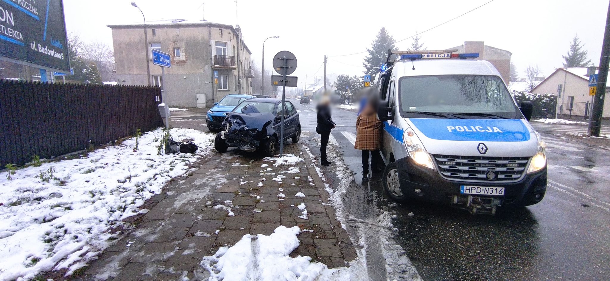 Zderzenie na skrzyżowaniu w Lublinie, dwa pojazdy rozbite (zdjęcia)