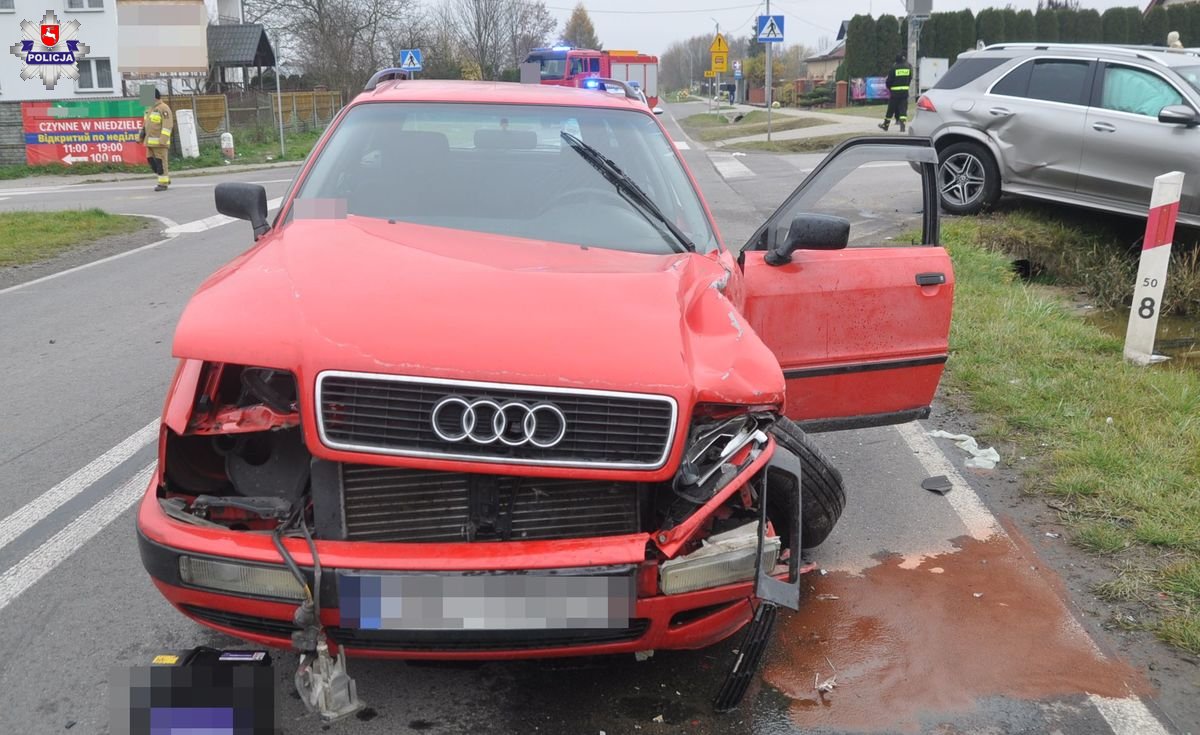 Nie ustąpił pierwszeństwa, z poważnymi obrażeniami śmigłowcem trafił do szpitala (zdjęcia)