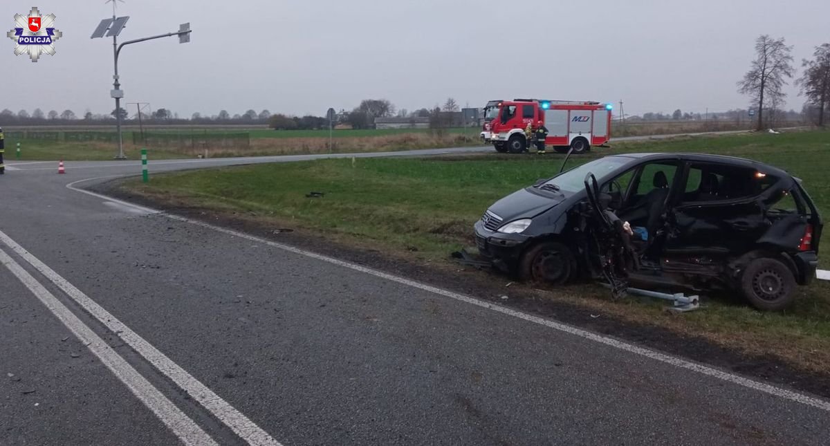 Tragiczny wypadek na skrzyżowaniu. Kierowca mercedesa zmarł w szpitalu (zdjęcia)