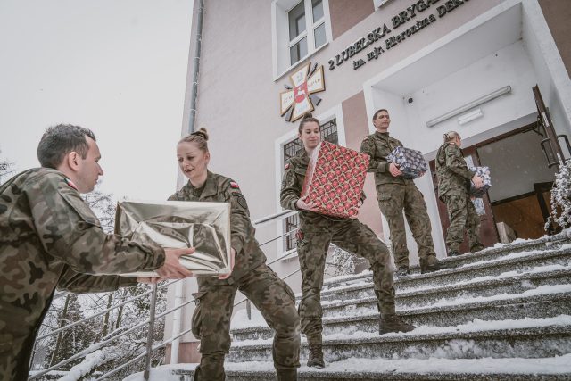 Lubelscy terytorialsi włączają się w świąteczne akcje charytatywne (zdjęcia)