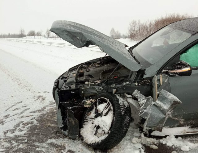 Zderzenie pojazdów na obwodnicy Lublina. Jezdnia jest całkowicie zablokowana (zdjęcia)