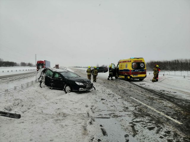 Zderzenie pojazdów na obwodnicy Lublina. Jezdnia jest całkowicie zablokowana (zdjęcia)