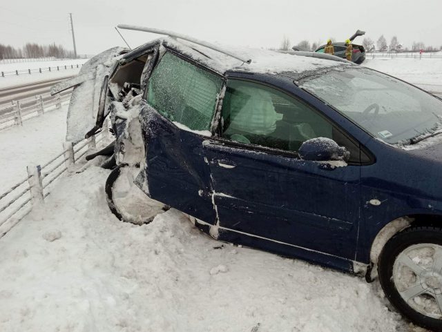 Zderzenie pojazdów na obwodnicy Lublina. Jezdnia jest całkowicie zablokowana (zdjęcia)