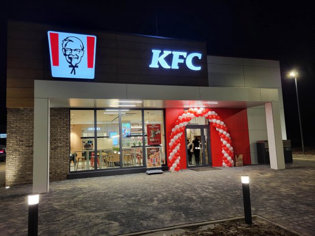 Był tort i kolorowe balony. KFC otworzyło w Lublinie kolejny lokal (zdjęcia)