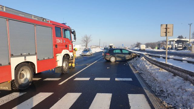 Zderzenie pojazdów na trasie Lubartów – Lublin. Są duże utrudnienia w ruchu (zdjęcia)
