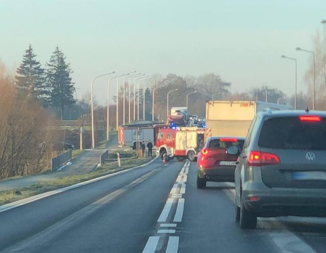 Fatalne warunki do jazdy na trasie Lublin-Bełżyce. Doszło do groźnych zdarzeń drogowych (zdjęcia)