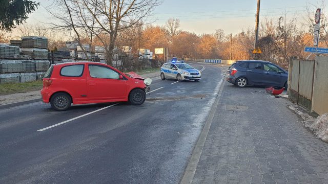 Po wypadku zablokowana ul. Mickiewicza. Komunikacja miejska kursuje objazdem (zdjęcia)