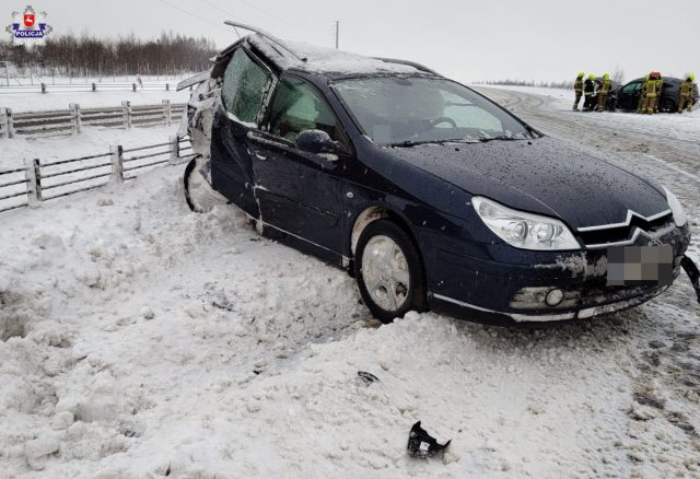 Zderzenie pojazdów na obwodnicy Lublina. Jezdnia jest całkowicie zablokowana (zdjęcia)