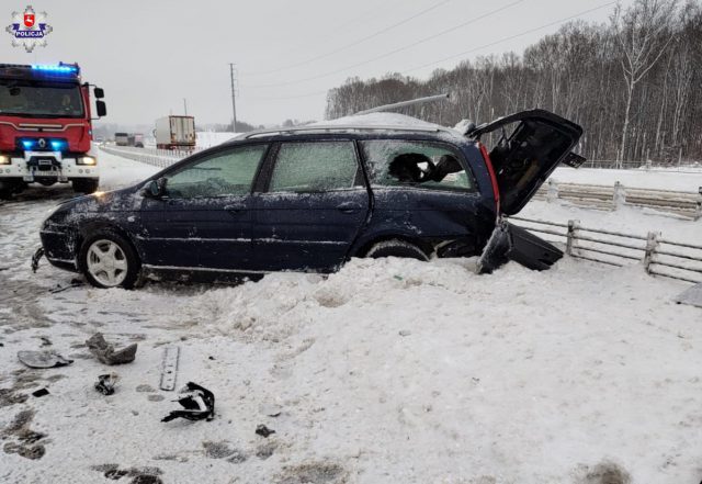 Zderzenie pojazdów na obwodnicy Lublina. Jezdnia jest całkowicie zablokowana (zdjęcia)