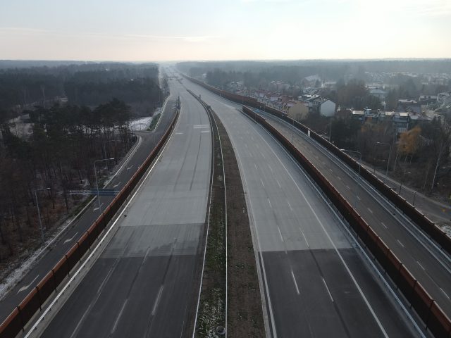 Weszła ważna zmiana w organizacji ruchu. Dwa pasy ruchu z S2 na S17 w kierunku Lublina (zdjęcia)