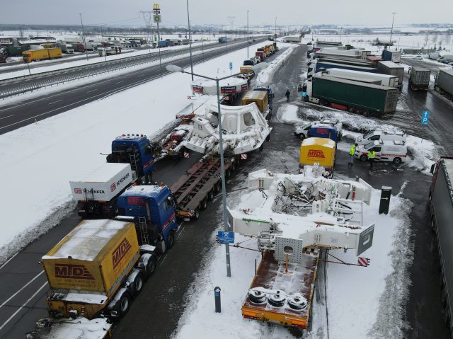 Drugi transport maszyny TBM wjechał w nocy na teren woj. lubelskiego. Którędy przejedzie i jakie będą utrudnienia w ruchu? (zdjęcia)