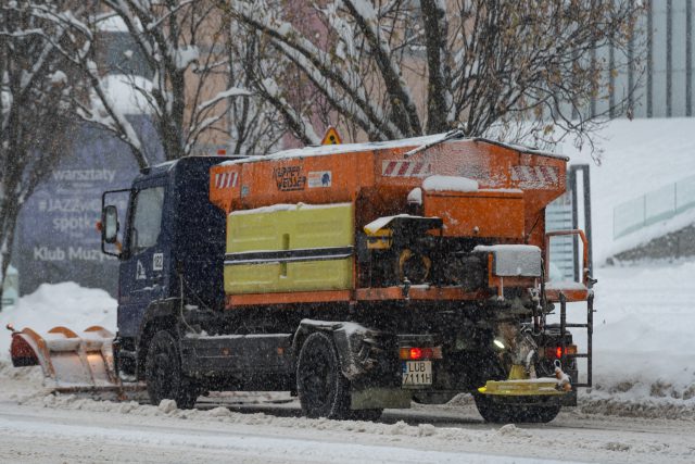 Zakończyła się akcja odśnieżania miasta w trybie kryzysowym. Dotychczasowy koszt usuwania śniegu to niemal 5,7 mln złotych (zdjęcia)