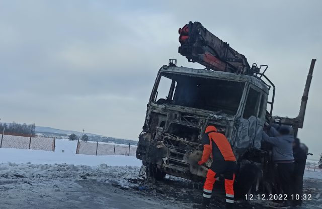 Pożar ciężarówki na drodze krajowej nr 17. Zablokowana trasa Krasnystaw – Zamość (zdjęcia)