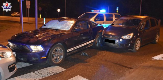 Pościg za mustangiem, kierowca był pijany. To nie pierwszy raz, kiedy uciekał przed policją (zdjęcia)