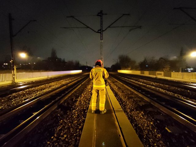 Tragedia na torach w Lublinie. Nie żyje mężczyzna potrącony przez pociąg (zdjęcia)