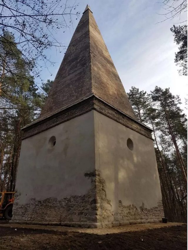 Na Lubelszczyźnie znajduje się najwyższa w Polsce piramida. Obiekt przeszedł właśnie rewitalizację (zdjęcia)
