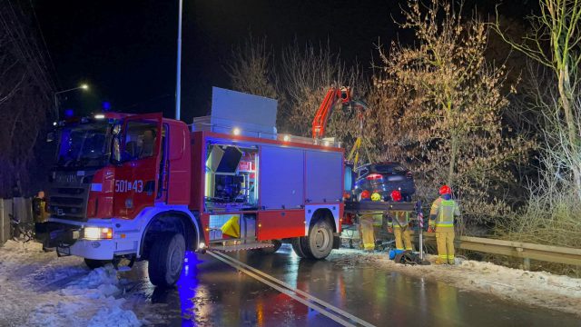 Kierowca forda, który wjechał do rzeki, był pijany. O mało nie utonął (zdjęcia, wideo)