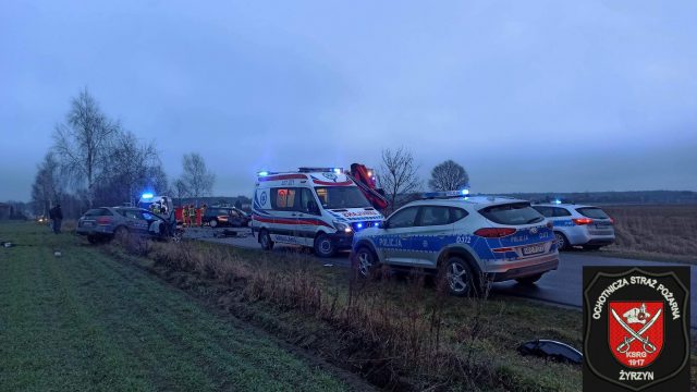 Śmiertelny wypadek w regionie. Jedna osoba nie żyje, droga jest zablokowana (zdjęcia)