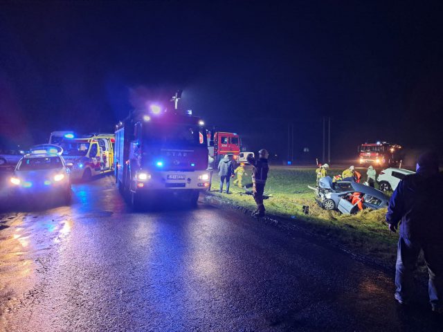 Nie ustąpiła pierwszeństwa, doszło do wypadku. Dwie osoby w szpitalu (zdjęcia)