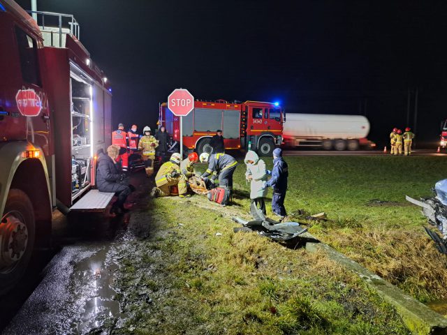 Nie ustąpiła pierwszeństwa, doszło do wypadku. Dwie osoby w szpitalu (zdjęcia)