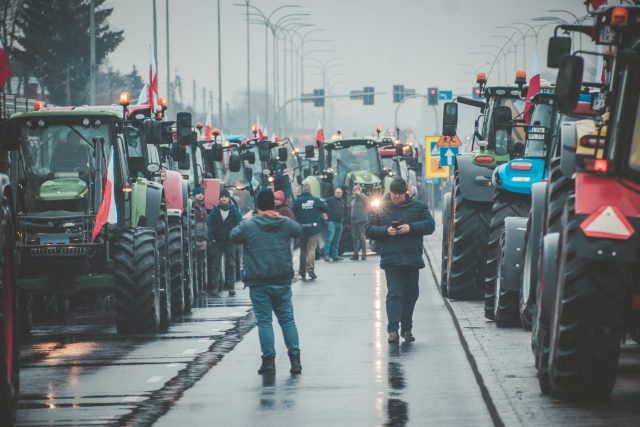 Rolnicy w Chełmie: „Protest będzie zaostrzony. My się łatwo nie poddamy” (zdjęcia, wideo)