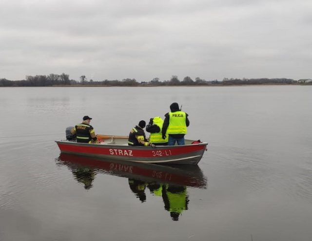 Na zbiorniku wodnym trwają poszukiwania zaginionego 46-latka (zdjęcia)