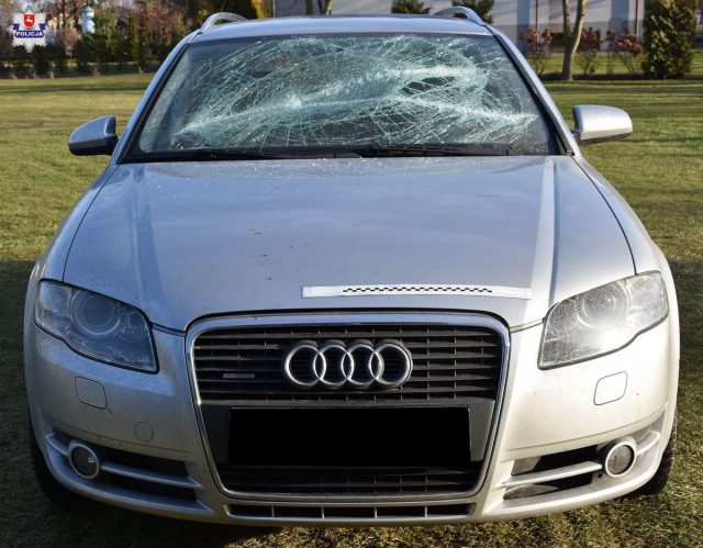Po kłótni z dziewczyną zdemolował metalową rurką przypadkowe auto (zdjęcia)