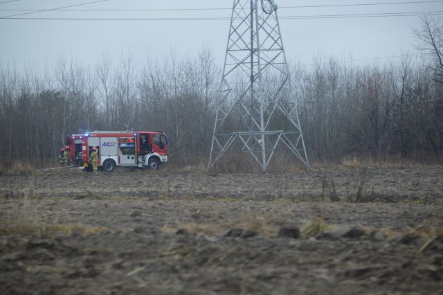 W środku nocy wszedł do domu swojej byłej żony i zaatakował młotkiem śpiące osoby. Ranny 60-latek nie przeżył