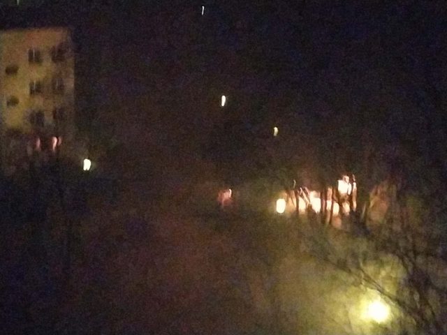 Szereg pożarów od fajerwerków. W Lublinie ogień uszkodził kilka aut, straty są spore (zdjęcia)