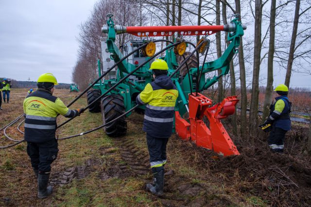 Pierwsza w Polsce maszyna do kablowania sieci energetycznych przyspieszy inwestycje PGE (wideo, zdjęcia)