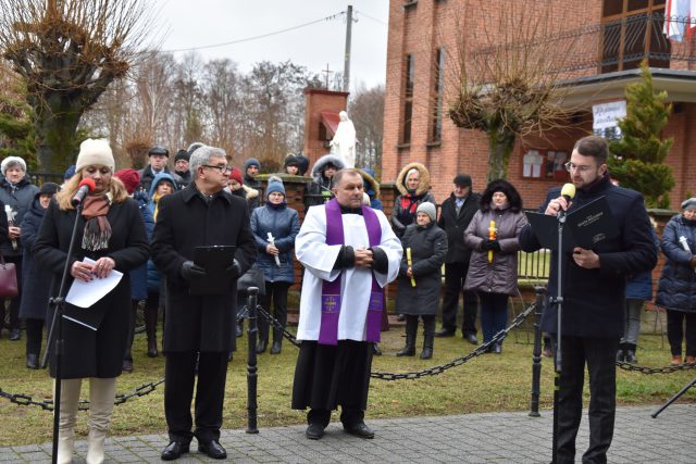 Ludność wymordowano, ze wsi zostały tylko kominy. W rocznicę pacyfikacji wsi zorganizowano uroczystości (zdjęcia)