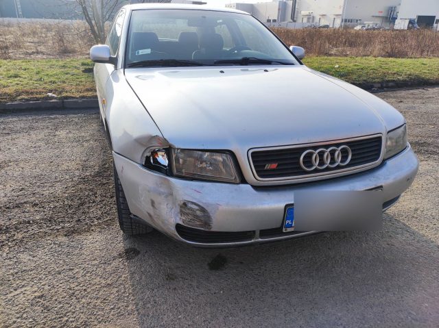 Wypadek na strefie ekonomicznej. Audi zderzyło się z toyotą (zdjęcia)