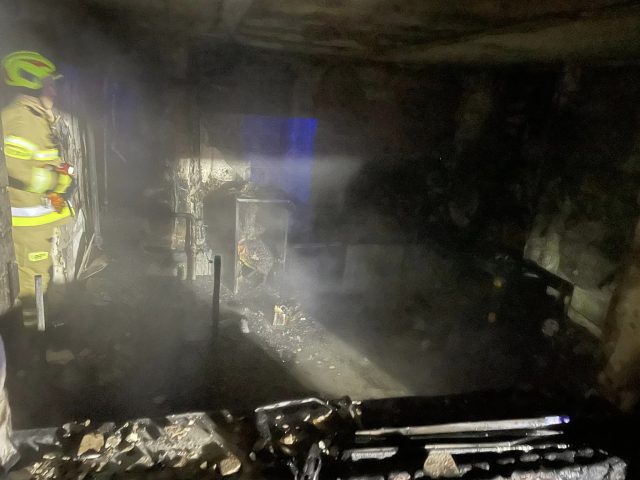 Pożar na terenie klasztoru. Z ogniem walczyło siedem zastępów strażaków (zdjęcia)