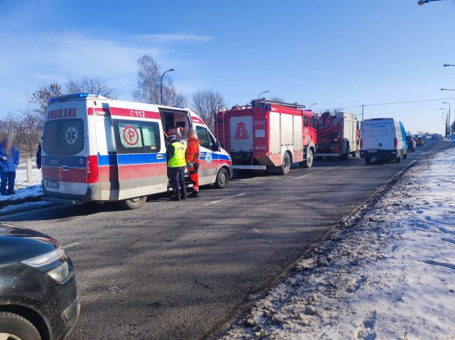 Na skrzyżowaniu nie działała sygnalizacja świetlna, doszło do wypadku (zdjęcia)