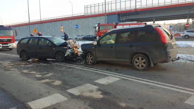 Jechał pod prąd, doprowadził do czołowego zderzenia. Pięć osób, w tym dzieci, w szpitalu (zdjęcia)