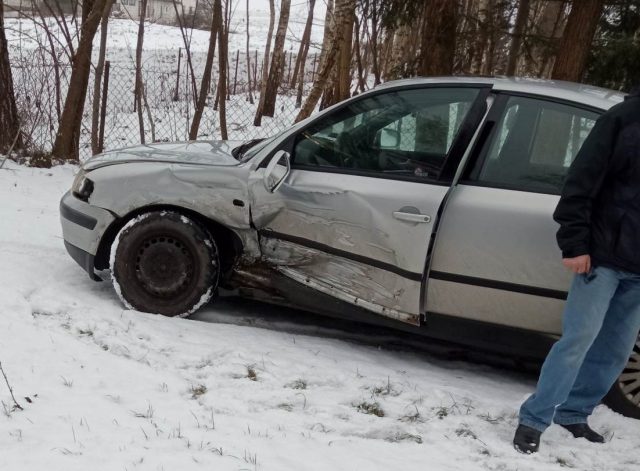 Kolejne zderzenie pojazdów na drodze krajowej nr 17 (zdjęcia)